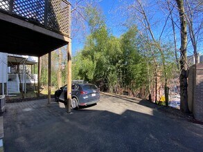 80 University Rd, Unit 1 in Brookline, MA - Foto de edificio - Building Photo