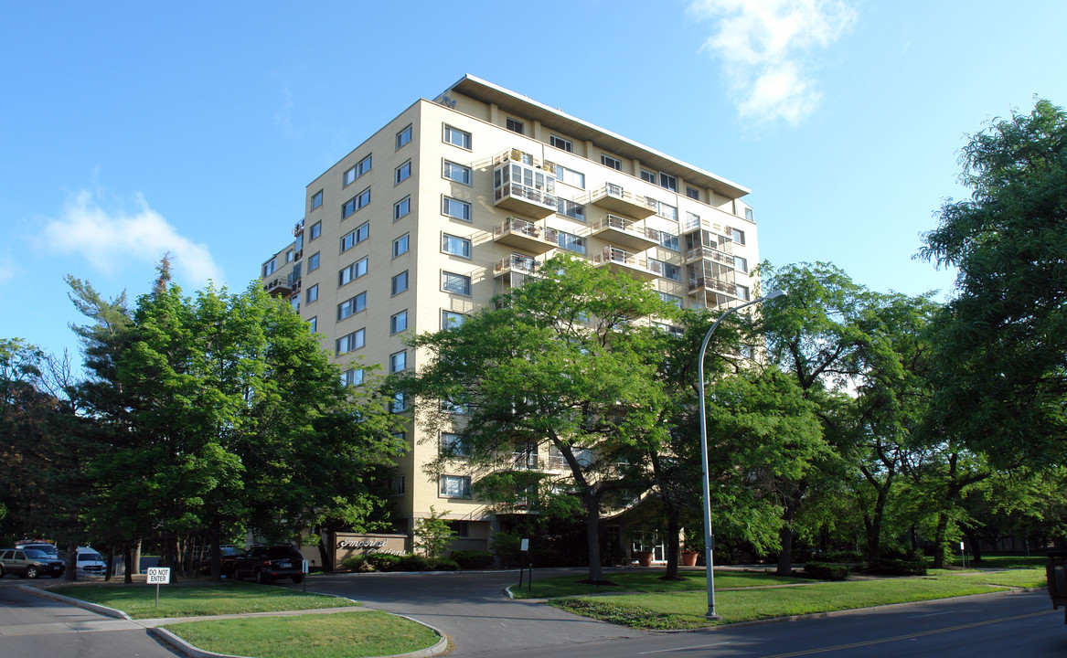 Imperial Gardens Apartments in Syracuse, NY - Building Photo