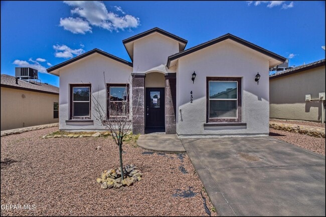 452 Isaias Ave. in Canutillo, TX - Building Photo - Building Photo