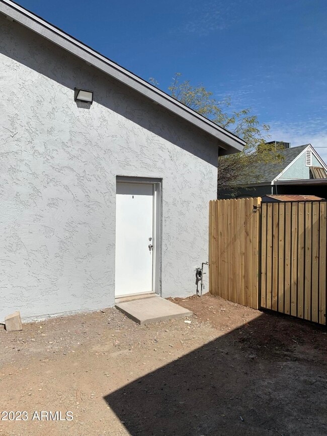 property at 1759 W Hadley St