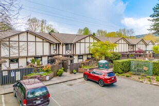 8851 Horne St in Burnaby, BC - Building Photo