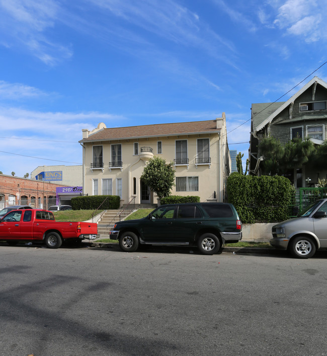 2973 Francis Ave in Los Angeles, CA - Building Photo - Building Photo