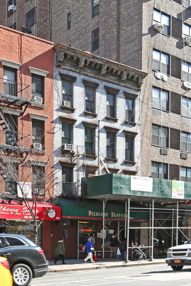 940 1st Ave in New York, NY - Foto de edificio - Building Photo