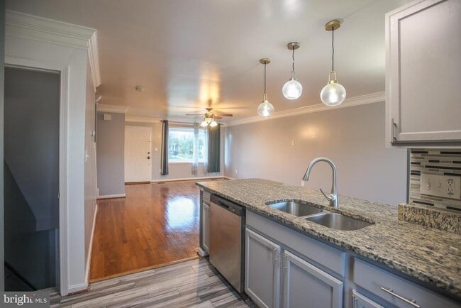 12337 Chesterton Dr in Upper Marlboro, MD - Foto de edificio - Building Photo
