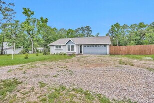 3600 W Davis St in Conroe, TX - Building Photo