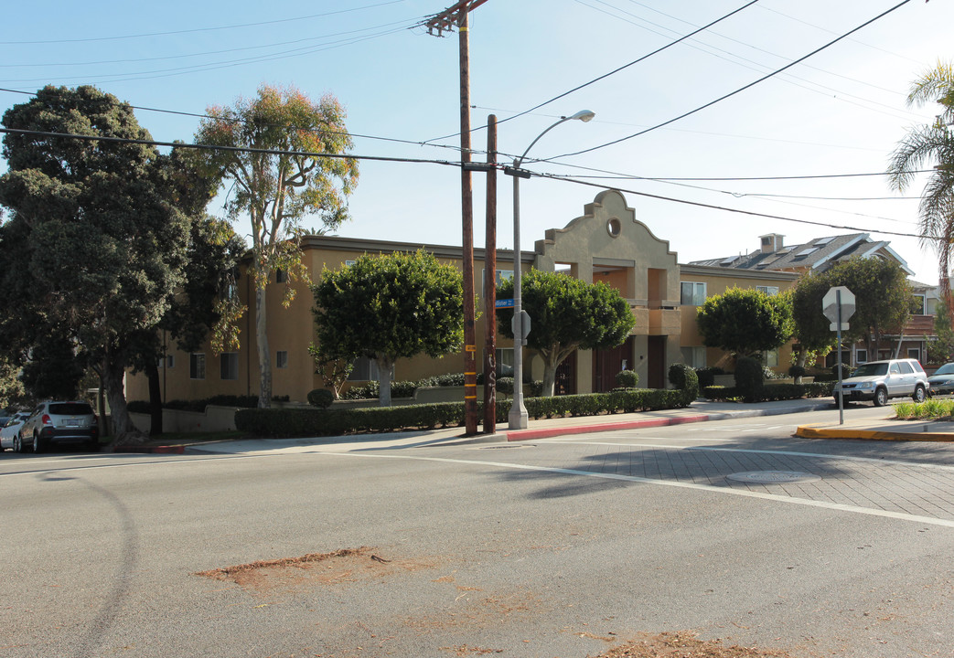 2407 4th St in Santa Monica, CA - Building Photo