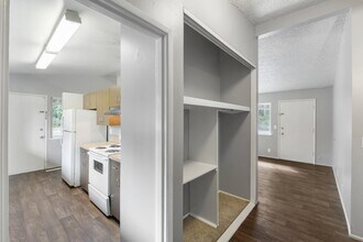 12769 Lala Cove Ln SE in Olalla, WA - Building Photo - Building Photo