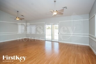 5900 Kane Holly St, Unit #23 in Las Vegas, NV - Building Photo - Building Photo