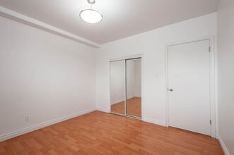 Twinson in Edmonton, AB - Building Photo - Building Photo