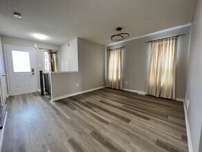 2356 Newcastle Crescent in Oakville, ON - Building Photo - Building Photo
