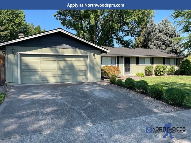 1293 Ruskin Dr in Medford, OR - Building Photo - Building Photo