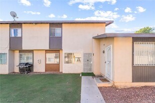 233 N 18th St in Las Vegas, NV - Building Photo