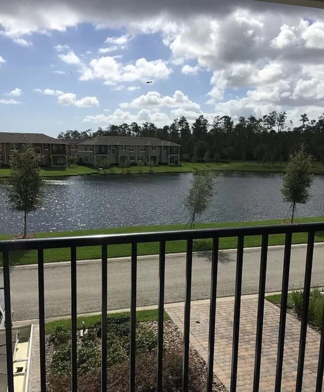 104 Masters Ln in Daytona Beach, FL - Foto de edificio - Building Photo