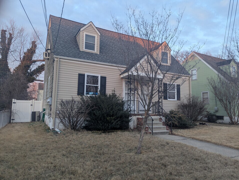 1129 Center Ave, Unit A in Bellmawr, NJ - Building Photo