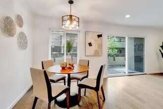 307 Tradewinds Dr in San Jose, CA - Building Photo - Building Photo