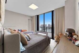 5500 Island Estates Dr in Aventura, FL - Building Photo - Building Photo