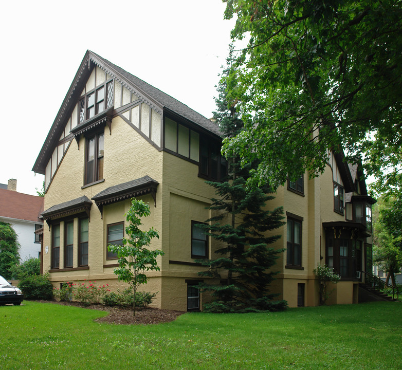 Washington Street Apartment Homes in Grand Rapids, MI - Foto de edificio