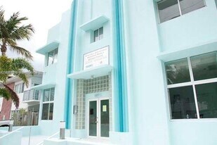 6891 Bay Dr in Miami Beach, FL - Building Photo