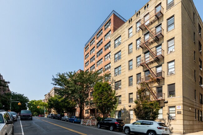 Indian Park Towers in New York, NY - Building Photo - Building Photo