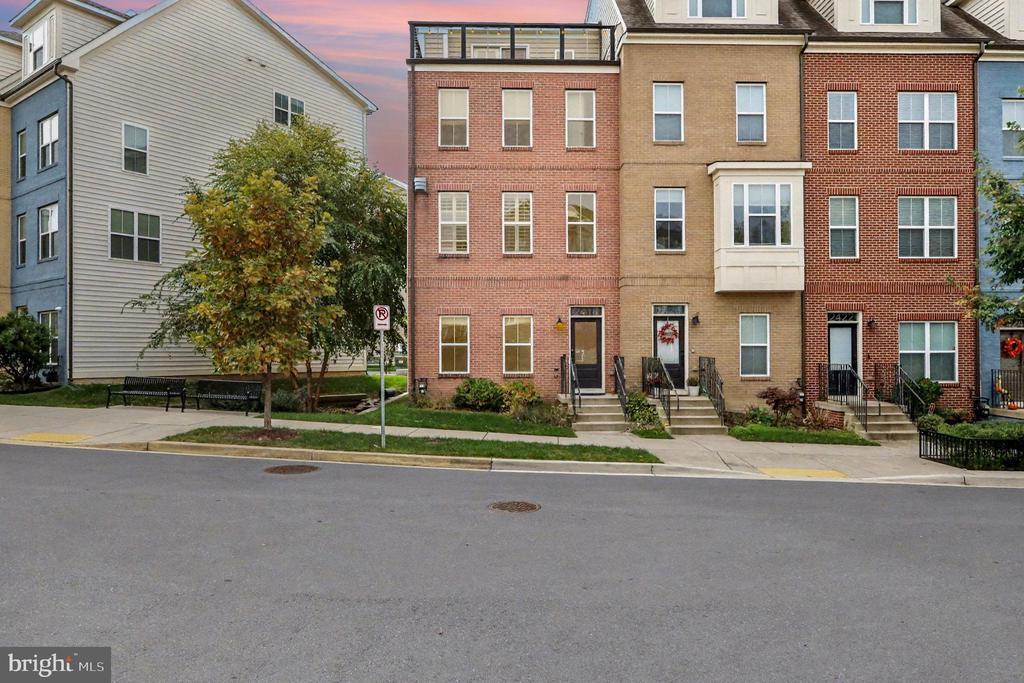 2418 Auden Dr in Silver Spring, MD - Building Photo