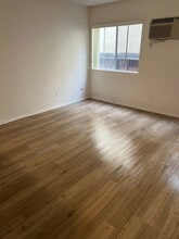229 S Mariposa Ave in Los Angeles, CA - Building Photo - Building Photo