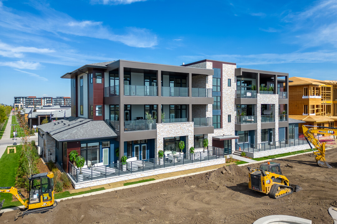 The Streams of Lake Mahogany in Calgary, AB - Building Photo