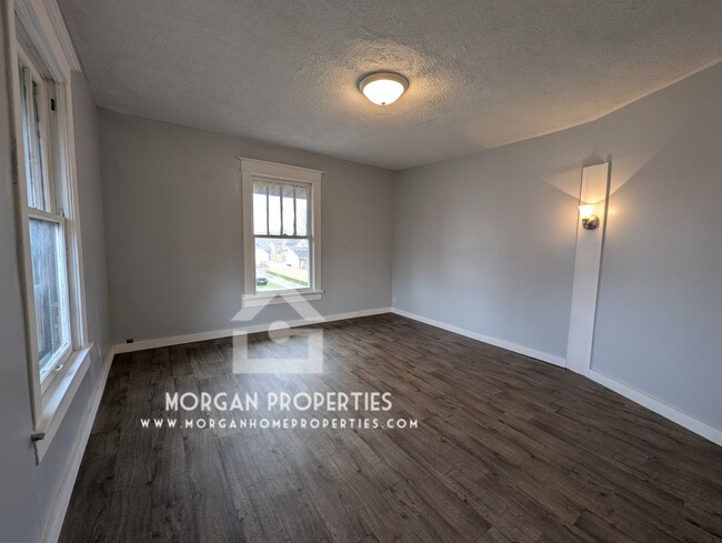 1527 Walnut St, Unit 3 in Anderson, IN - Building Photo - Building Photo