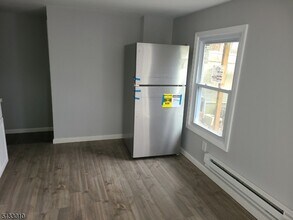 162 Main St in Ogdensburg, NJ - Building Photo - Building Photo