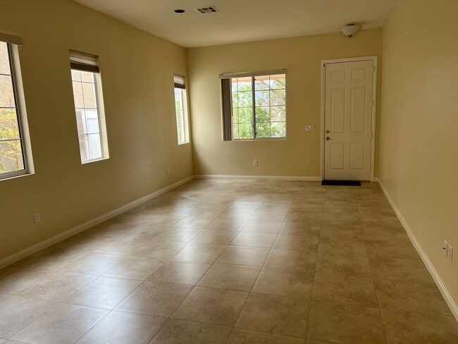 1841 Spring Summit Ln in Las Vegas, NV - Building Photo - Building Photo