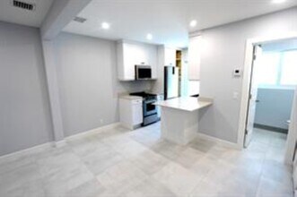 631 NE 17th Way, Unit 3 in Fort Lauderdale, FL - Building Photo - Building Photo