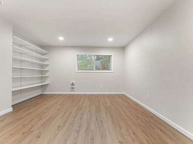 13265 SW Barlow Rd in Beaverton, OR - Foto de edificio - Building Photo