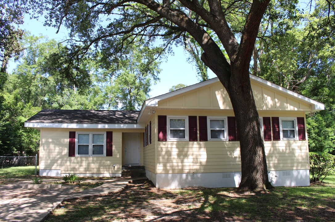 1502 Mayhew St in Tallahassee, FL - Building Photo