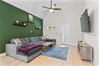 624 Robert St NW in Atlanta, GA - Building Photo - Building Photo