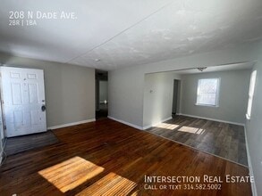 208 N Dade Ave in Ferguson, MO - Building Photo - Building Photo