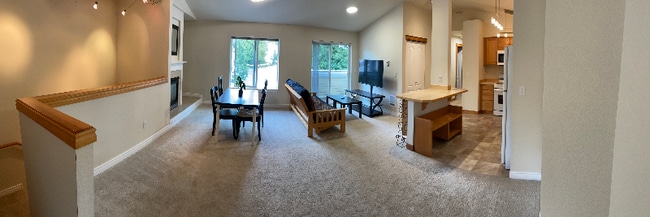 15806 18th Ave W