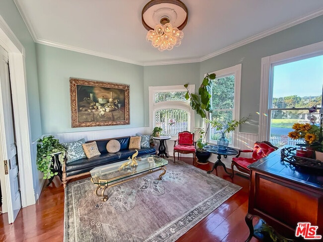 property at 370 Main St