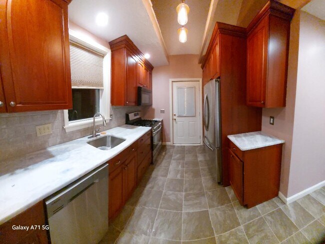 19 Harrison St in Taunton, MA - Foto de edificio - Building Photo