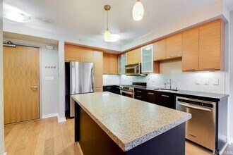 170 King St-Unit -405 in San Francisco, CA - Building Photo - Building Photo