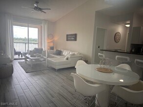 1205 Reserve Way in Naples, FL - Building Photo - Building Photo