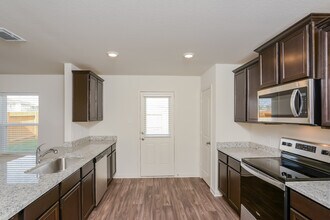 11927 Lake Park in San Antonio, TX - Building Photo - Building Photo