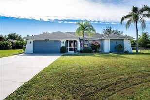 25173 Recife Dr in Punta Gorda, FL - Building Photo