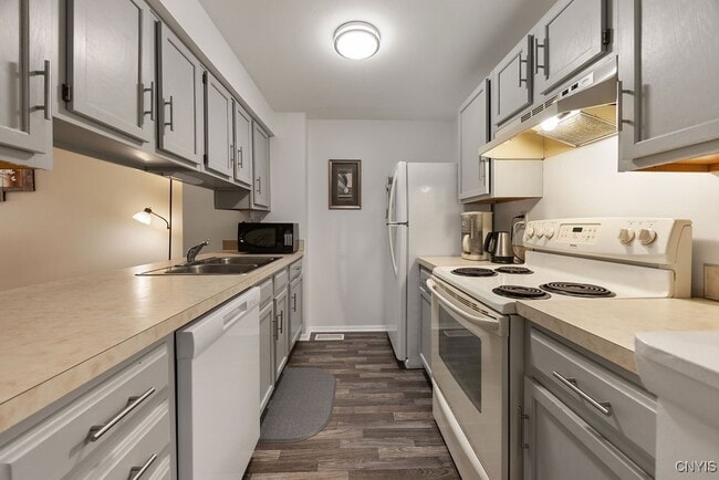 property at 4632 Emblem Cir