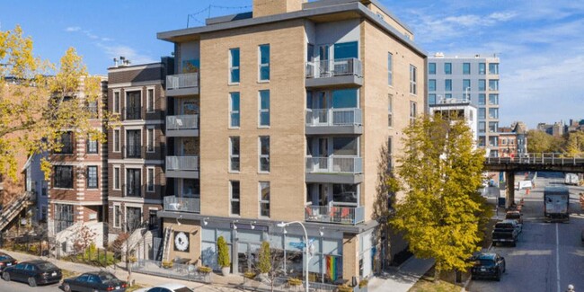 HIGHPOINT Lakeview on Sheffield in Chicago, IL - Foto de edificio - Building Photo