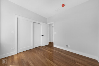 3653 W Barry Ave in Chicago, IL - Building Photo - Interior Photo