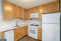 2013 E Huntingdon St photo'