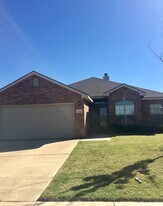 7005 94th St in Lubbock, TX - Building Photo