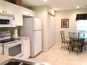 3039 Horizon Ln-Unit -2101 in Naples, FL - Foto de edificio - Building Photo