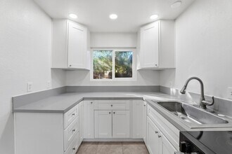 12621 Lindo Ln, Unit A in Lakeside, CA - Foto de edificio - Building Photo