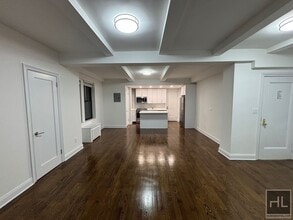 WEST 68 STREET in New York, NY - Building Photo - Building Photo