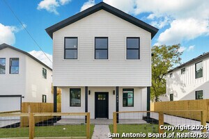 423 N Mesquite St in San Antonio, TX - Building Photo